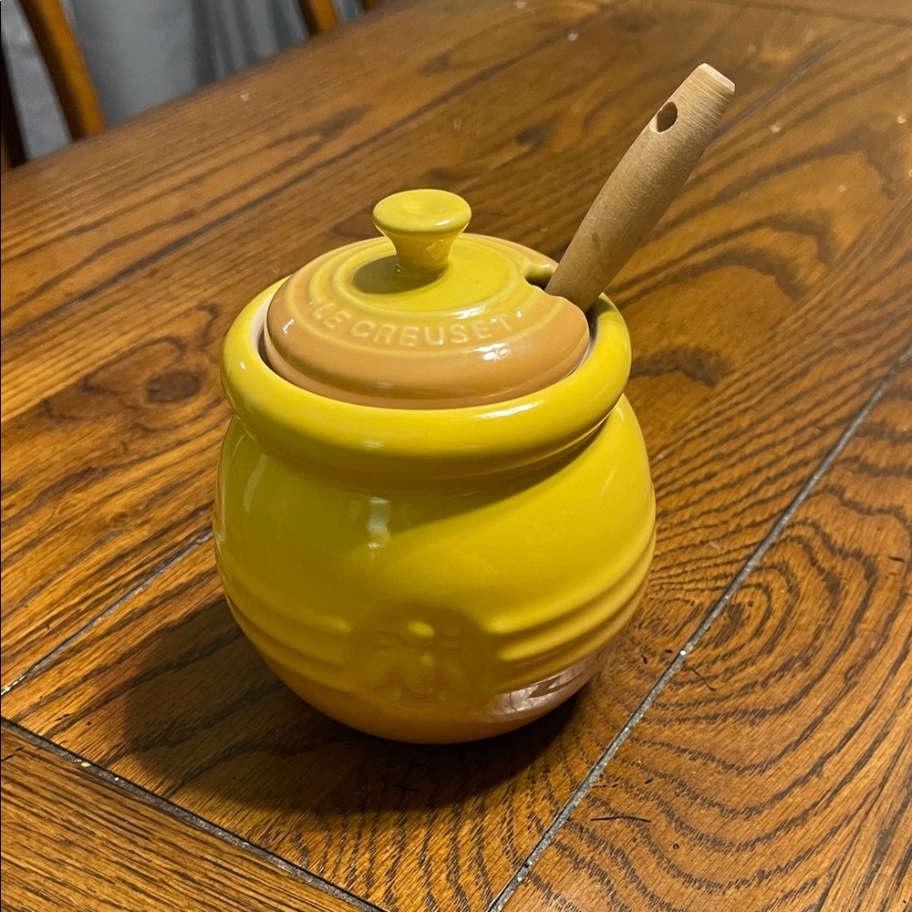 Le Creuset  Yellow Honey Jar with Dipper